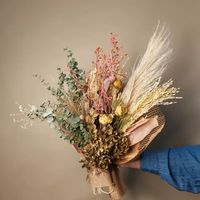 Plantas secas: veja como desidratar flores e folhas em casa - Casa Vogue | Paisagismo