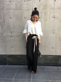 BLOGJACK☆ラップワイド 程よいリラックス感のあるワイドパンツ。今季トレンドのボリュームスリーブのブラウスとあわせた、ゆるゆるコーデです^^