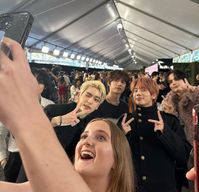 this moa took photocards with them at the red carpet and got to take a photo with txt 🥺😭 #soobin #choisoobin #soobinpics #txtsoobin #txtchoisoobinpics #tomorrowxtogetherchoisoobinpics #yeonjun #choiyeonjun #txtyeonjun #txtchoiyeonjunpics #txtbeomgyu #beomgyu #choibeomgyu #txtchoibeomgyupics #kangtaehyun #taehyun #txttaehyun #hueningkai #txthueningkai #kamal #txt #tomorrowbytogether