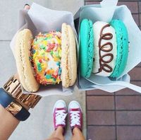 macaron ice cream sandwiches