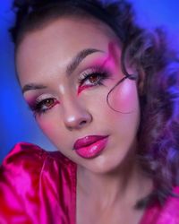 Our Favorite Makeup Looks Using Viva Magenta, Pantone’s Color Of The Year 2023