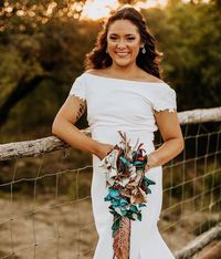 Wedding bouquet, wedding inspiration, western wedding, fall wedding colors, fall wedding inspiration, cowgirl bride, western bride, modern western wedding, western wedding inspiration, western chic, cowgirl style, bridal wedding bouquet created by @caseycurtisdesigns