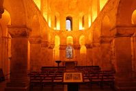The Chapel of St. John the Evangelist in the Tower of London is the oldest complete Norman church in the British Isles and yet it is one of London’s least known historic churches. @farclosertravel #london