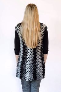 Make your own simple Scarfie cardigan with my free crochet pattern on wilmade.com #crochet #scarfie #lionbrand #vest #garment #cardigan #pattern