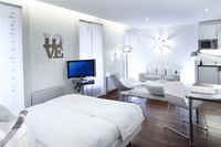 A contemporary boutique design hotel enjoying a privileged location in Geneva, between the pedestrianized Jean-Violette street and a park. The stylish and spacious rooms and suites are situated in 2 connected historic buildings and offer flat-screen TVs and Nespresso coffee makers. Suites come with a fully equipped kitchen. The fitness and wellness area is accessible free of charge.