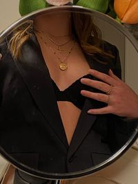 edgy blazer outfit gold chains gold necklace layering