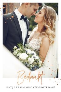 Trendy dankkaart met eigen foto en koperfolie. Liever toch zilver- of goudfolie? Je kunt dit gemakkelijk zelf aanpassen door op de naam te klikken en bij kleur de folie te kiezen die je wilt.