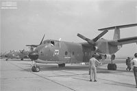 Aviões Búfalo da Força Aérea Brasileira, preparando-se para decolar para apresentação de paraquedismo, em Jacarepaguá, Rio de Janeiro, em 24 de junho de 1975. Fundo Agência Nacional. BR_RJANRIO_EH_0_FOT_EXE_00658_032