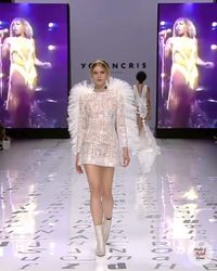 White Wedding Mini Dress / Short Wedding Dress with Round Neckline and Long Sleeves. 2020 Bridal Collection “No Fear“. Runway Show by Yolancris.