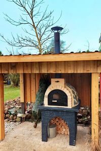 Der Sommer kann beginnen! Mit den Holzbacköfen von holzofenwelt.de sind warme, gesellige Abende im eigenen Garten garantiert! Hochwertig und seit jahrzehnten handgefertigt und individualisiert.