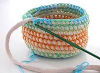 Little baskets are so handy for corralling small miscellanea that seem to end up all over the house, you can never have too many. I’ve created some lovely rainbow hued ones with a simple coil…