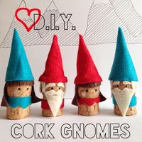 WhiMSy love: DIY: Cork Gnomes