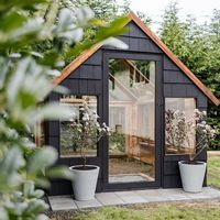 Jessica-Sara Morris on Instagram: “Last summer Glen had a dream to build a greenhouse from scratch. At the time I didn’t think much of it, but then he started sourcing…”