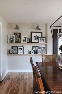 Creative ways to display family photos. If you need ideas for how to display your latest family photo session, this post is full of great ideas! #familyphotos #familyphotosession #art #homedecor