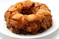 Instant Pot Monkey Bread--an easy 5-ingredient recipe for pull apart gooey cinnamon sweet bread. A fast and easy Instant Pot dessert.