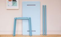 Представляем складной стол Nomad Table, изготовленный с использованием искусственного камня HI-MACS® Sapphire, молодым дизайнером Феликсом Смитом.