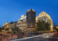 Originally opened in 1863 and enlarged throughout the years, The Astor is one of the few grand historic hotels of China. Located in the former British concessional district, it exudes a Victorian era atmosphere.