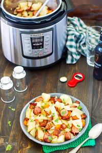 Easy recipe for Irish Dublin coddle in an Instant pot and slow cooker. Made with just a handful of ingredients this traditional Irish dish is hearty and super flavorful! | #reicpes #irish #StPatricksDay #coddle #instantpot #slowcooker #allthatsjas #easy #holidayfood #potatoes #smokedsausage #bacon