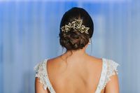 Wedding Hair Style and headpiece - Photo: Pablo Díaz #Wedding #Accessories #Hair #Hairpiece #Casamento #Cabelos #Acessorios #AcessorioDeCabelo