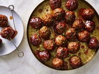 Slow-Cooker Grape Jelly Meatballs Recipe