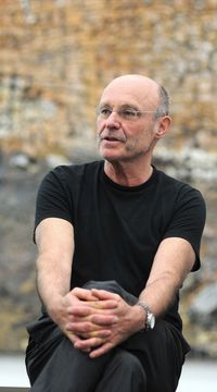 Anselm Kiefer in front of the work Der fruchtbare Halbmond at Museum Frieder Burda