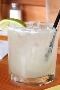 Low-calorie cocktails! Cut loose a bit… you won't bust your diet with these cocktail ideas! Each one has under 130 cals! Psst... one even tastes like DESSERT.