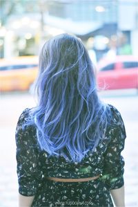 Cabelo Azul da Débora Alcântara : via Tudo Orna | Maior blog de Moda de Curitiba