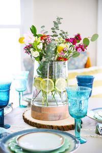1 bouquet 5 ways: easy flower styling ideas