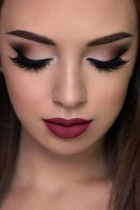 Are you searching for the trendiest prom makeup ideas to be the real Prom Queen?