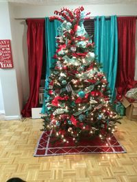 Teal red christmas tree!#loveit!