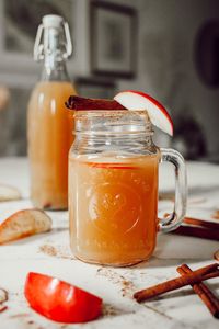 Apple Pie Moonshine | TheInspiredHome.com #fruit #drinks #cocktails #drinks #fall #moonshine #apples