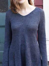 Free Knitting Pattern Graphite Pullover - Norah Gaughan’s long-sleeved pullover sweater for Berroco features an a-line silhouette and is knit seamlessly from the bottom up. XS, (S, M, L, 1X, 2X, 3X)