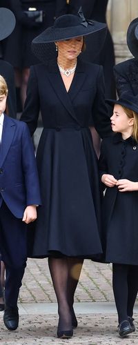 Kate's Closet - Follow the style of Kate Middleton, The Princess of Wales