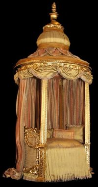 Stunning miniature artist who specializes in over-the-top beds.