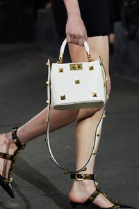 Valentino Spring 2021 Ready-to-Wear collection, runway looks, beauty, models, and reviews.