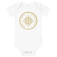 The High Park baby onesie features short sleeves, an envelope neckline, and three snap leg closure. The envelope neckline expands to fit easily over the head and the three snap leg closure allows for easy changes. Features: Side-seamed. Envelope neck. Snap leg closure. #toronto #torontostreetwear #onesies #infants #baby #streetcar #highpark