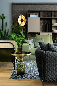 Claude Cartier Décoration Lyon Showroom Canapé Gentry - Fauteuil Redondo - Moroso Canapé - Sofa - Groundpiece- Flexform Vertigo - Petite Friture Tapis - Carpet - triangles - Golran - Fauteuil - armchair - Targa - gebruder thonet vienna - bell table - classicon