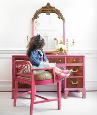 If you are looking for a creative and unique vanity upcyle idea check out the before and after of this incredible transformation. This fixer upper Annie Solan paint job will leave you stunned with disbelief. #diy #vanity #makeover