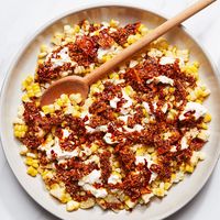 Esquites con Salsa de Totopos (Mexican-Style Street Corn With Tortilla Chip Salsa) Recipe | Epicurious