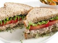 Receita de Sanduíches Integrais de Atum com Philadelphia - Tudo Gostoso
