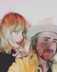 Gareth Bromell on Instagram: “Since you all love @taylorswift new little shag with beautiful color by @traceycunningham1 💁🏼❤️ here another look. #garethbromellhair…”
