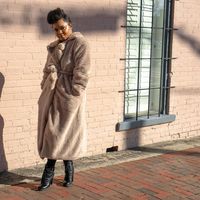 Tiara Cole on Instagram: “Comfortable and Chic street style. 📍 If you’re into cozy looks like this, you should join my Facebook group Comfortable and Chic!…”