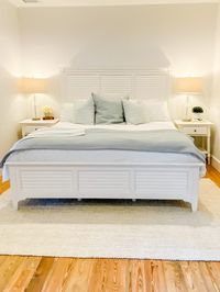 beach cottage master bedroom
