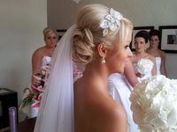 Summer and Spring Hair Styling Tips for a Gorgeous Wedding Hairstyle | Bride Sparkle