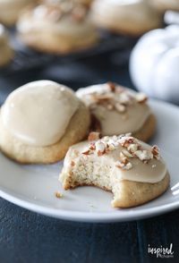 Yummy Fall Cookie Recipe - Frosted Apple Cider Cookies #dessert #recipe #fall #applecider #caramel #frosted #cookie #FallCookieWeek