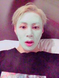 HOTSHOT on Twitter: "#성운 팩중입니드앙~~ #곧1주년 #할로윈 #불금 #베이징 https://t.co/pn1Wri2aEh"