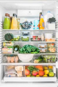 How a Dietitian Organizes Her Fridge for Healthy Eating Success | TheInspiredHome.com #organization #refrigerator #cleaning