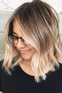 We have collected the trendiest shoulder length hair styles that you will want to recreate. Find out how to create a cute do with middle length hair.