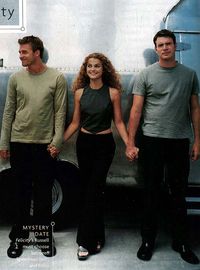 Scott Speedman (Ben Covington), Keri Russell (Felicity Porter) and Scott Foley (Noel Crane) on the set of Felicity.