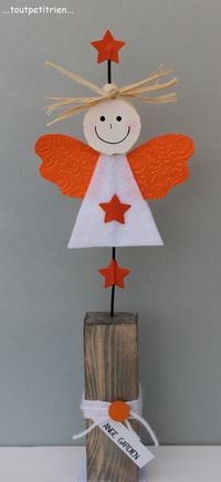 #bricolage #enfants #noel. Un ange gardien en feutrine et papier cartonné. Le visage est découpé à l'aide d'un emporte-pièce dans du sajex compressé. www.toutpetitrien.ch/bricos/ - fleurysylvie